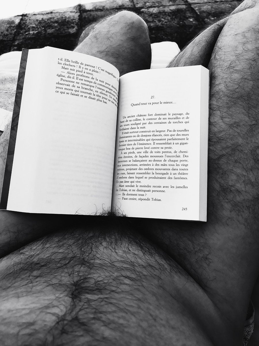 olibdx's tweet photo. "Quand tout va pour le mieux" #instantpiscine et #instantlecture 😃 https://t.co/kuP9FyDswT