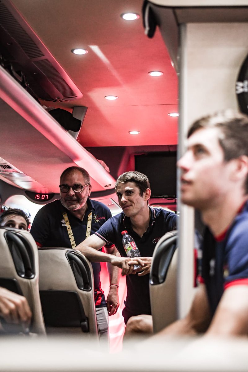 TeamCOFIDIS's tweet photo. Et toi, quelles sont tes consignes au briefing ? 
Prends les commandes de l'équipe en gagnant une des 3⃣ clés d'activation Pro Cycling Manager 21 aujourd'hui !

🔄 RT &amp; Follow pour tenter de la gagner 
Tirage au sort demain midi🍀

#CofidisMyTeam
📸 @MathildeLAzou https://t.co/cSkmx0p3Y3