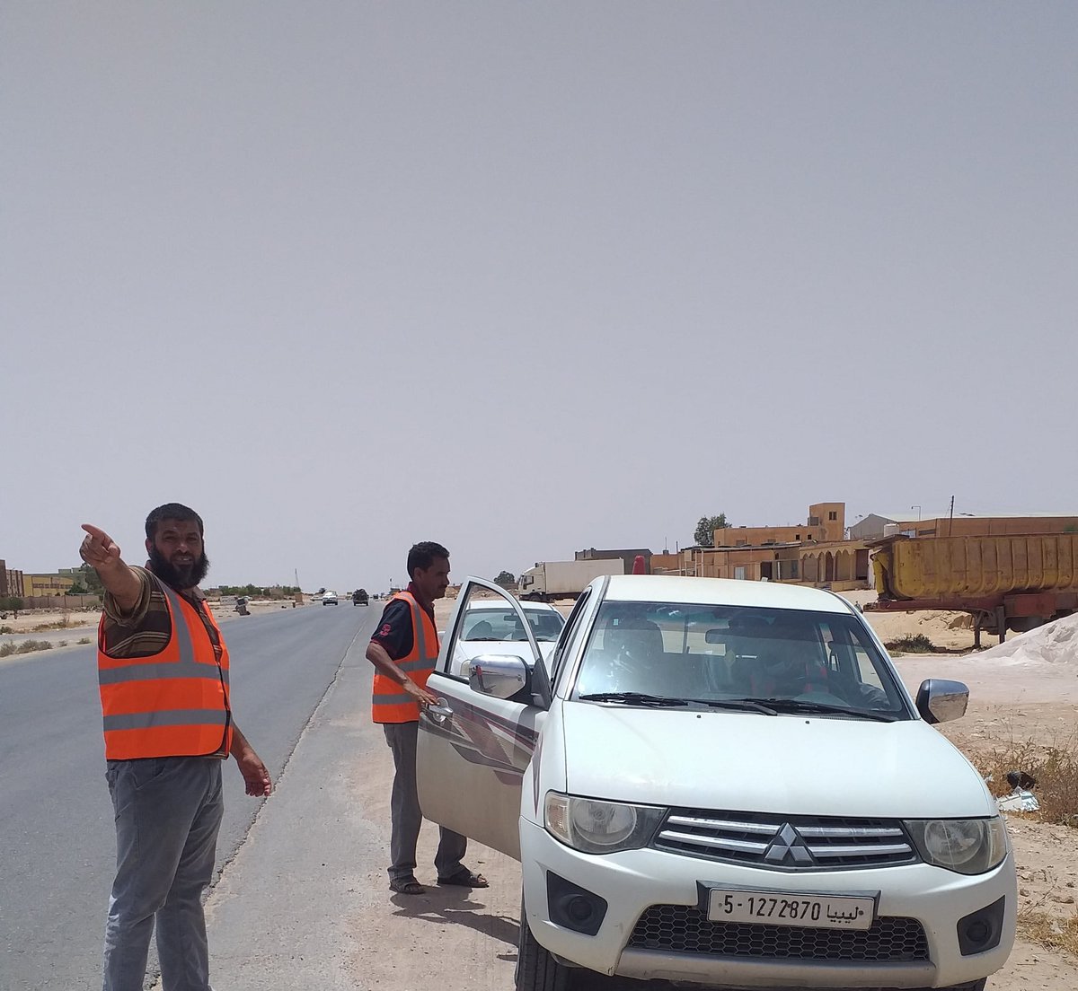 LPTIC's tweet photo. The Bani Walid City Communications Office of #Hatif Libya, one of the subsidiaries of #LPTIC, continues to maintain and equip the fiber optic network path in Bani Walid, in preparation for the next generation project for the Bani Walid and Tarhuna path. https://t.co/hV4ahO4dO4