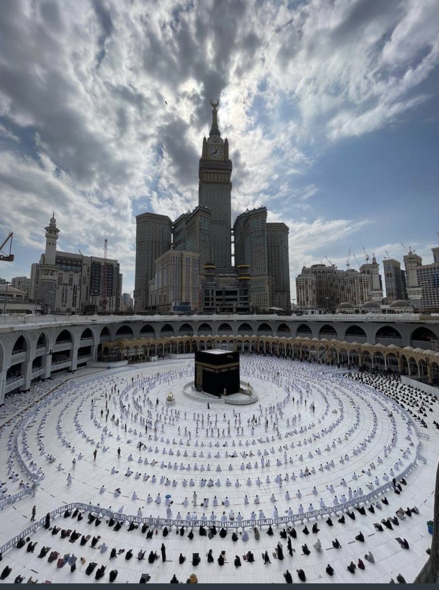HamadAlMuneef's tweet photo. اللهُ أَکْبَرُ اللهُ أَکْبَرُ اللهُ أَکْبَرُ لاَ إِلہَ إِلاَّ اللهُ
اللهُ أَکْبَرُ اللهُ أَکْبَرُ وَلِلّٰہِ الْحَمْدُ
اللّٰہُ أَکْبَرُ کَبِیرًا
والْحَمْدُ لِلّٰہِ کَثِیرًا
 وسُبْحَانَ اللّٰہِ بُکْرَۃً وَأَصِیلًا
كبروا ليبلغ تكبيركم عنان السماء
كبروا فإن الله عظيم يستحق الثناء https://t.co/uzpoti8Qye