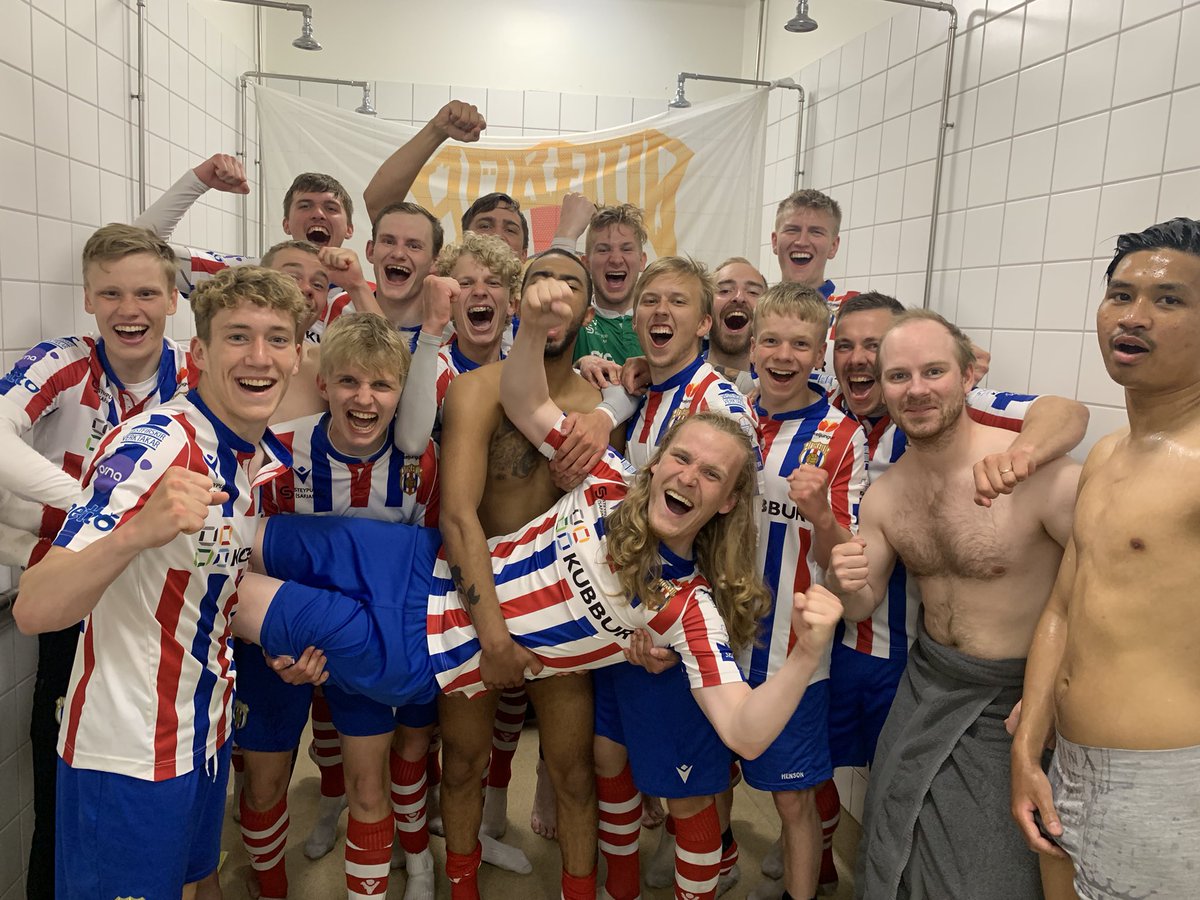 Back on track!
Drengirnir sýndu frábæran karakter eftir að hafa lent undir og kláraðu leikinn 5-1! Maður leiksins er club legend Einar “Hnífsdal” Óli. Sem skoraði sitt fyrsta mark sem hann fær skráð á sig til að jafna leikinn. 76 caps one crucial goal!
Ein heild eitt lið❤️💙🤍