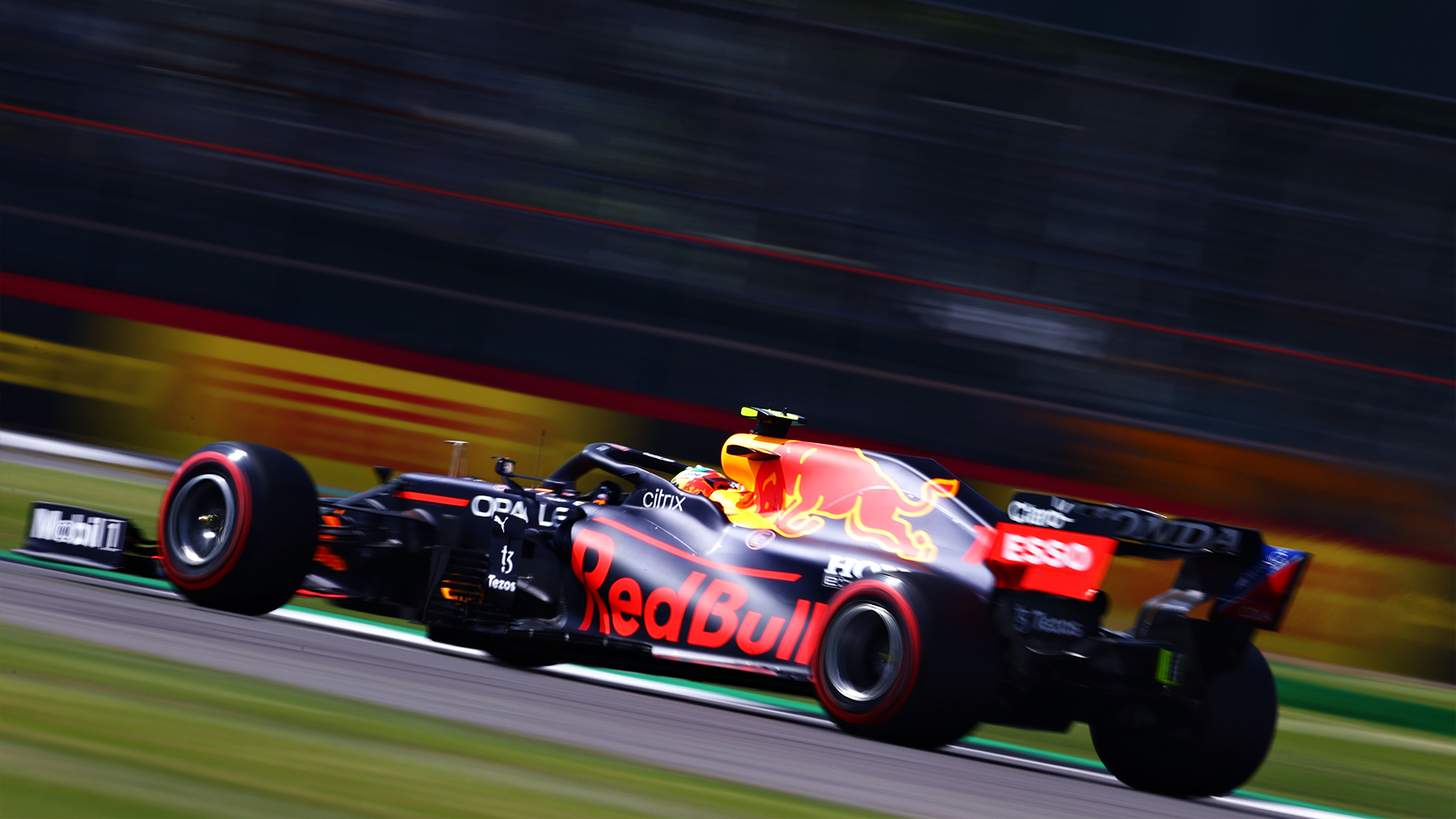 Oracle Red Bull Racing A Late Box For Softs For Checo As We Go For The Fastest Lap Britishgp T Co Hm4e6fjylw Twitter