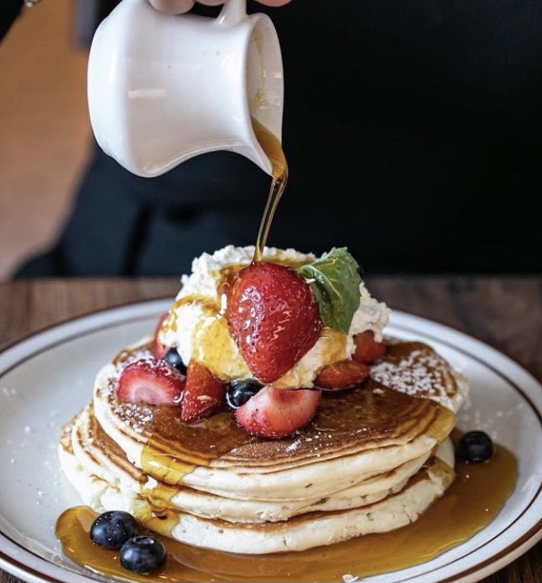 ChelseaMarketNY's tweet photo. Whats brunch without some fluffy puffy pancakes? @FreidmansNYC knows the deal. https://t.co/38J3kUEC3C