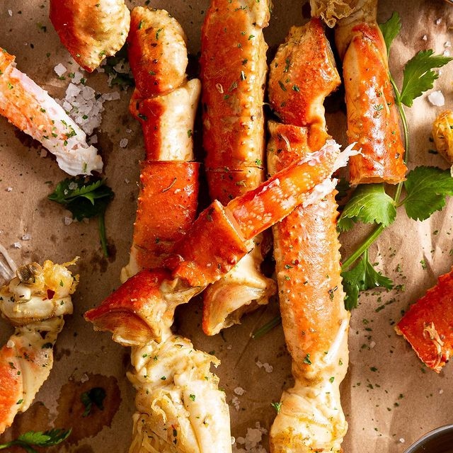 Have a craving for crab legs? We are open for in-store shopping. Come on in and check out our frozen section. Lots to choose from! 🦀🐙🍤🦐🦞🐟💙⁠ #crablegs #wildsalmon #wildsalmonburger #burger #frozenfish #frozenseafood #frozensection
