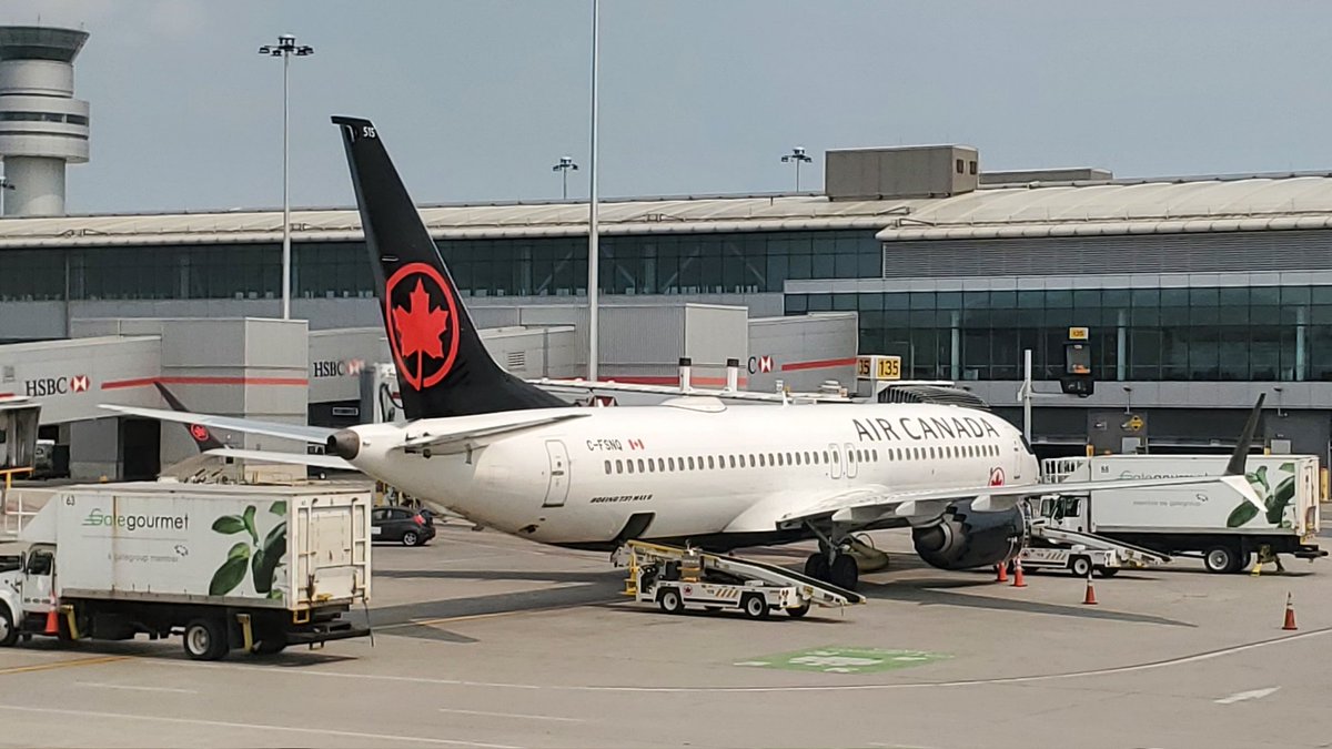 veryboeing's tweet photo. Air Canada #B737 -8 #CFSNQ https://t.co/T2qKTEoPmG