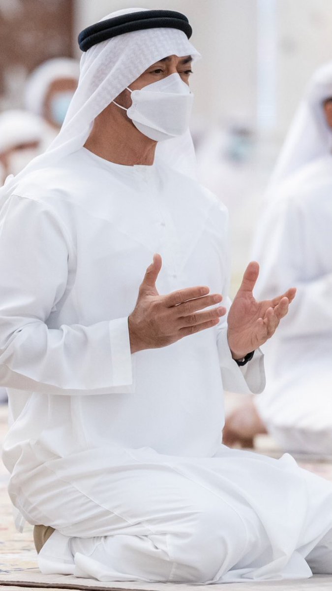 JALHARBISKY's tweet photo. هذا الرجل يسهر لتنام أنت .. يُرهق نفسه لترتاح أنت .. فاذكروه بدعوة صادقة في هذه الليلة المباركة .. نسألك يا الله أن تجعل في قلبه نوراً وفي بصره نوراً ومن خلفه وأمامه وعلى يمينه ويساره نورا . https://t.co/D72s8RvbSJ