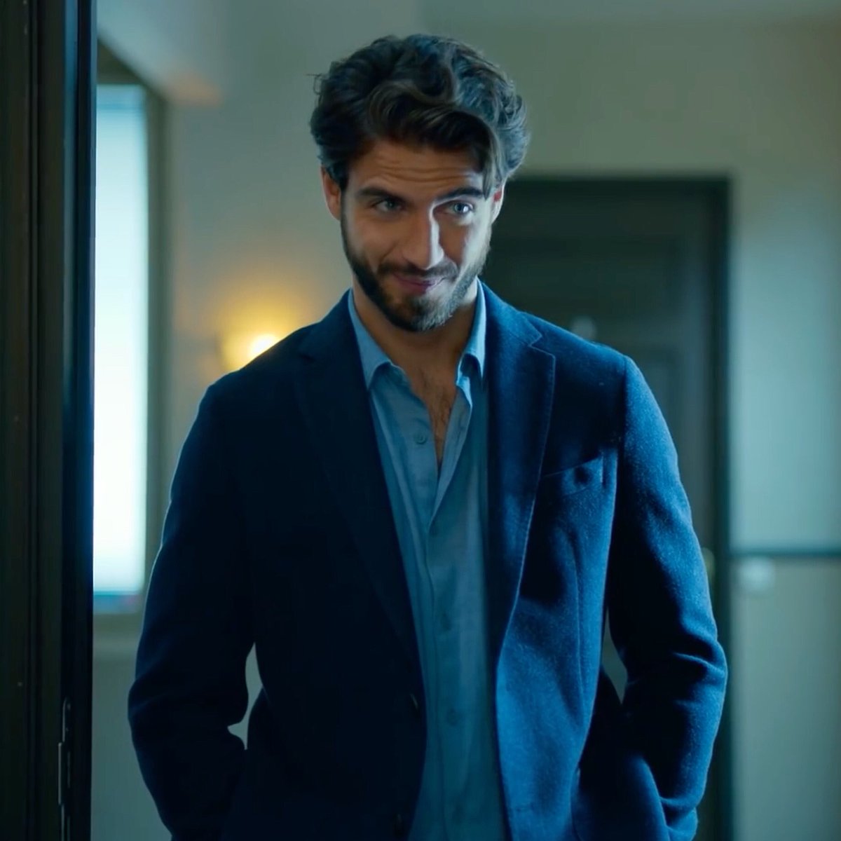 Echamos mucho de menos las miraditas de Víctor pero por suerte la segunda temporada de #Valeria llega a <a href="/netflixes/">Netflix España</a> el 13 de agosto 💘