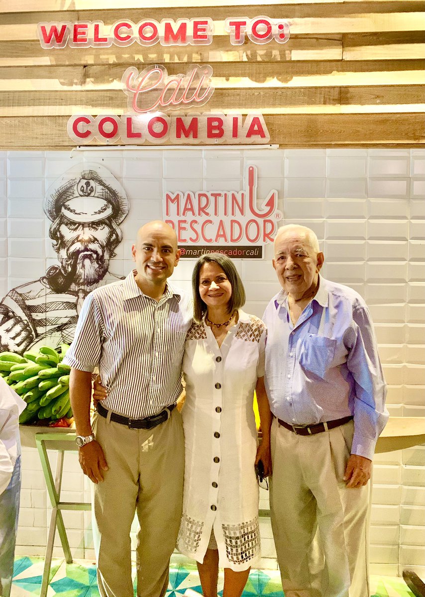 ChecheCifuentes's tweet photo. Domingo en Cali con mamá, papá y padrino. 🙏🏽🔝
#Familia #AmoCali https://t.co/WOL8QjcX2H