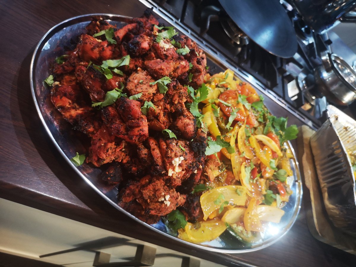 Omemade's tweet photo. Tandoori Chicken/Shashlik with sourdough naans. Followed by Raspberry Semifreddo made by my daughter MissT, with homegrown raspberries. Awesome! πππ
Used 'Ome Made Tandoori Masala & Kashmiri Masala for the chicken.
#NationalBBQWeek #OmeMade
#MadeInSheffield #indianfood https://t.co/6JhJrZiuvG