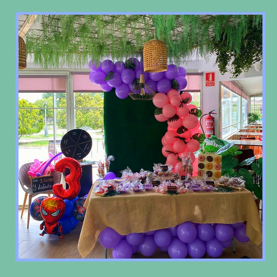 EventosGarrido's tweet photo. Por eso son mejores los candy bar, para que tu escogas lo que quieras.
Para las chuches y los dulces no hay edad 🤪.
Si vives en Madrid ya sabes para la próxima https://t.co/f9HHDqAgcW