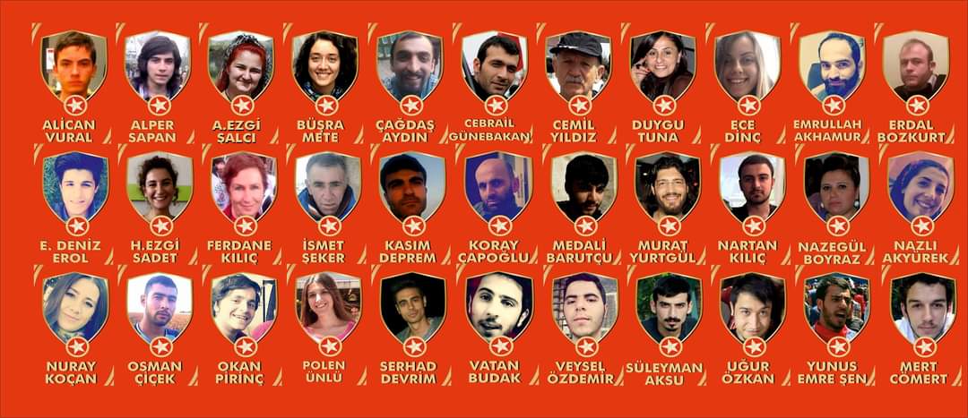 SurucAileleri's tweet image. #RojavaRevolution 9. Yılında!

33 Düş Yolcumuz 20 Temmuz 2015 yılında yola çıkarken bir devrime tanıklık etme hayaliyle, düşüyle yola çıkmıştı.

33&apos;lerimiz bu devrimin bir parçasıdır.
Suruç Katliamının 6. yılına girerken Rojava Devrimi&apos;ni selamlıyor, 33 Düş Yolcumuzu anıyoruz.