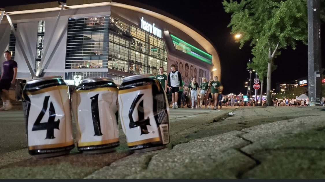 Photo of the Day 

#414beer #414 #milwaukee #mke #fearthedeer #bucksin6 #414milwaukee