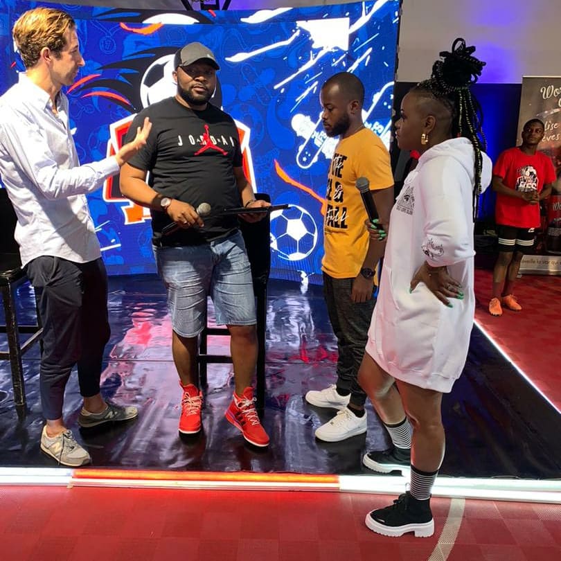 BobMakandalele's tweet photo. #NdemboFreeStyleShow: Très fier de prester coe membre du Jury de cette prestigieuse compétition qui fait parler le ballon rond autrement.
Merci aux organisateurs pr le choix porté sur moi. https://t.co/gft3fs2rTw