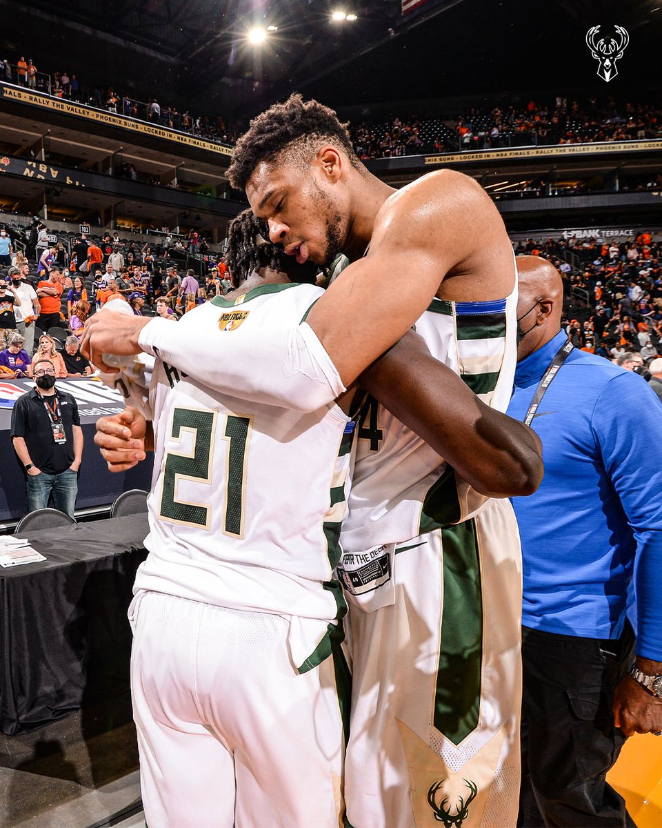 Bucks's tweet photo. This team. 🥺 https://t.co/jPd8STc18u