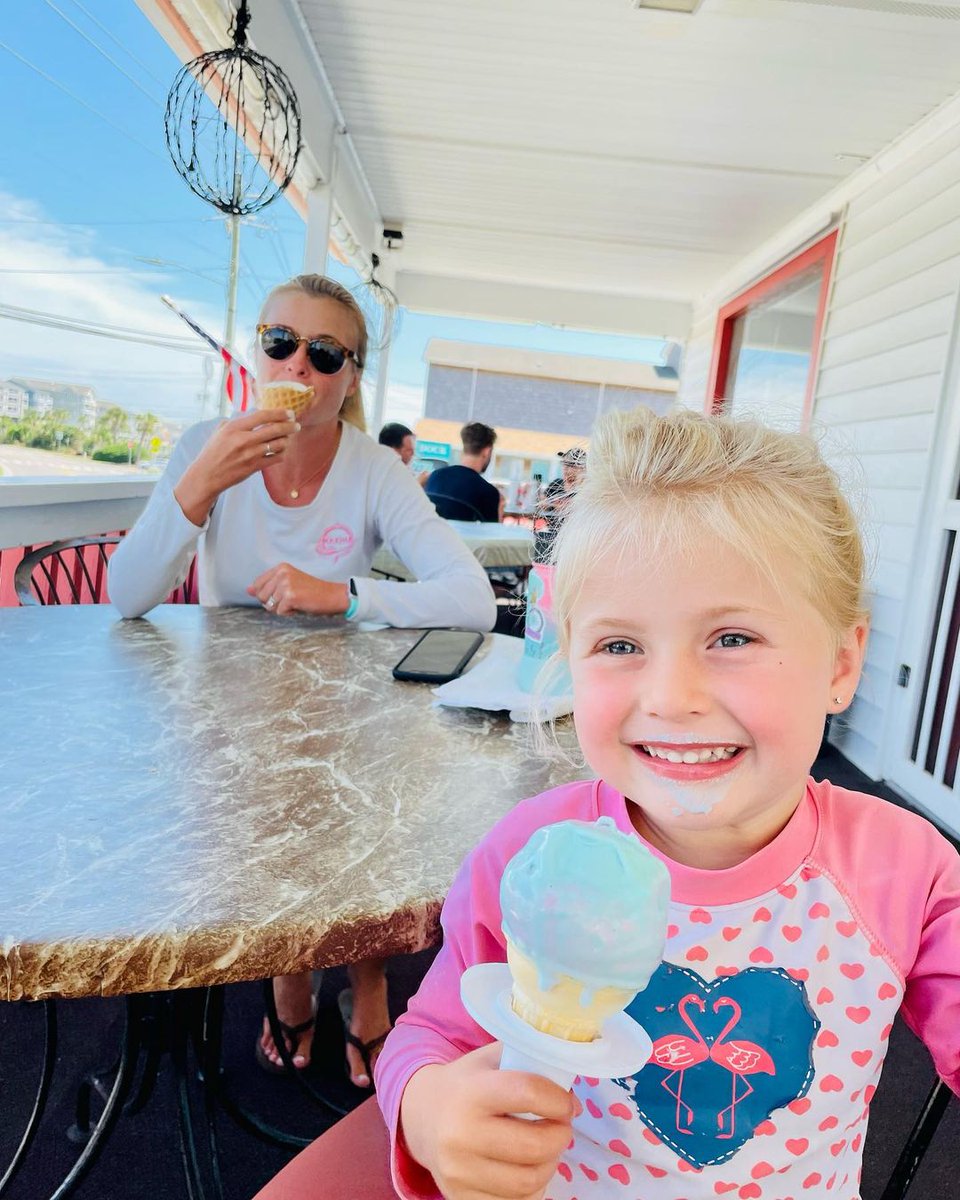 CarolinaBeachNC's tweet photo. Happy #NationalIceCreamDay! Whether you want to keep it simple, cover it with toppings, mix and match flavors or enjoy gelato, satisfy your sweet tooth at the many area ice cream shops found #OnlyinCB!🍦🍧🍨
https://t.co/DdoHYzVUDU
📷: @celticcreamery, @laurenconn https://t.co/VbWtKkh2mc