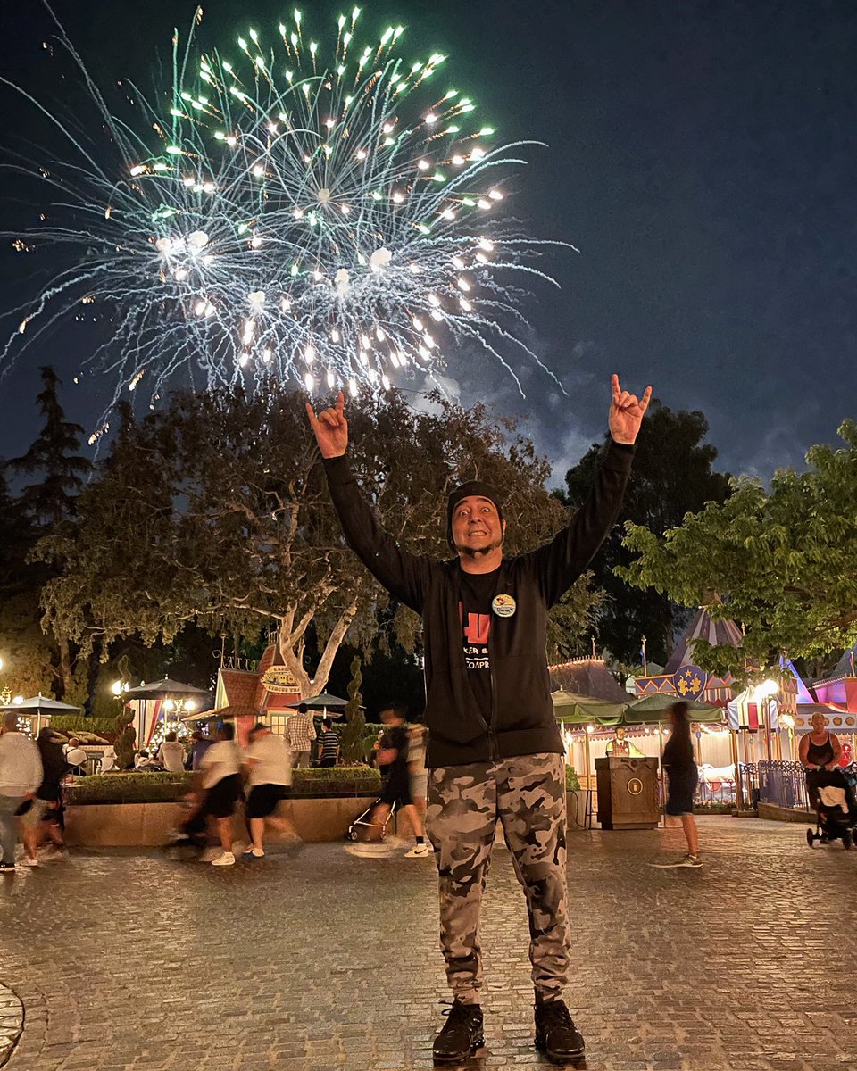 systemofadown's tweet image. Happy Birthday, @DaronMalakian.