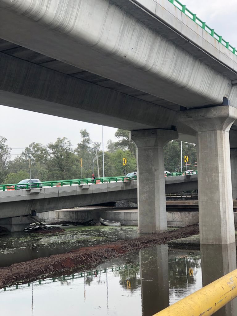 caminalex's tweet photo. Hoy se concreta la miserable e ilegal con ese nivel de cinismo representado por un render contra la realidad.
El irremediable daño a lo que queda de espacio lacustre avanza con trabes de concreto, ruido y polución. Porque esa es la consigna de @Claudiashein
#YoProtejoElHumedal https://t.co/8P5JRk3Zzf