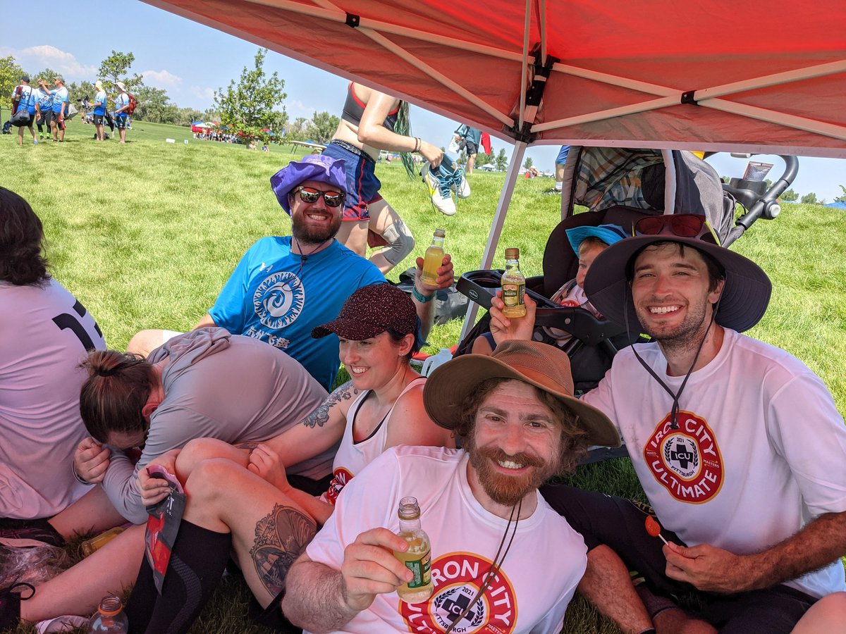 Vacation Brad and Summer Anthony is now joined by Sunday Robbie!