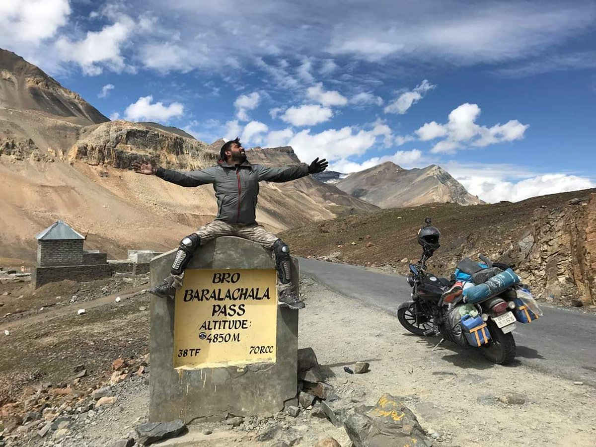 ROHITyoungblood's tweet photo. #BIHAR to #Laddakh.
#Banker #Biker
We should be proud of our jobs, because that is what converts dreams into real reality. Saving a day off and traveling from Bihar to Ladakh, that too because of this job.
#Avenger220 
#Bajaj #BRO #GraminBanker https://t.co/ROGlZfpqig