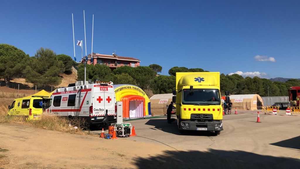 CCCreuRojaCAT's tweet photo. Des de @creurojacat i @creurojagirona donem per finalitzada intervenció a #ifllança. Tots els nostres recursos es retiren de la zona. Gracies a tots/es voluntar@s https://t.co/KERh7PsuX3