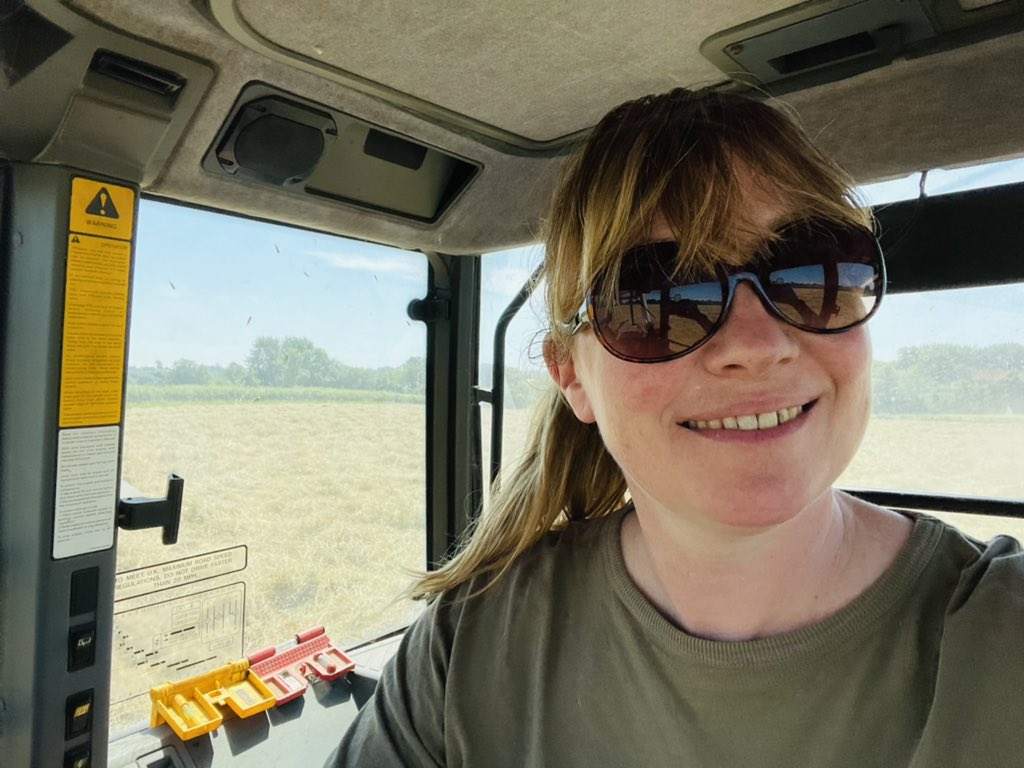 pile_joanne's tweet photo. As itโs tractor time hereโs the industry standard #tractorselfie ๐ https://t.co/syDHrwarqL