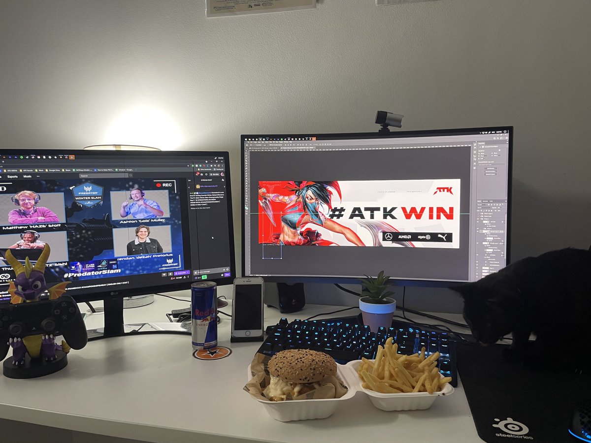 Psymone's tweet photo. Finishing off a busy weekend of esports graphic design and events with the delicious #RocoMeta Burger from @rocomamas with @Shazzle_. 🍔🤤

Now for some local ZA CSGO in the #PredatorSlam. LET'S GO @AtkArena! 🏆🥳 https://t.co/FjIT1tc7c1