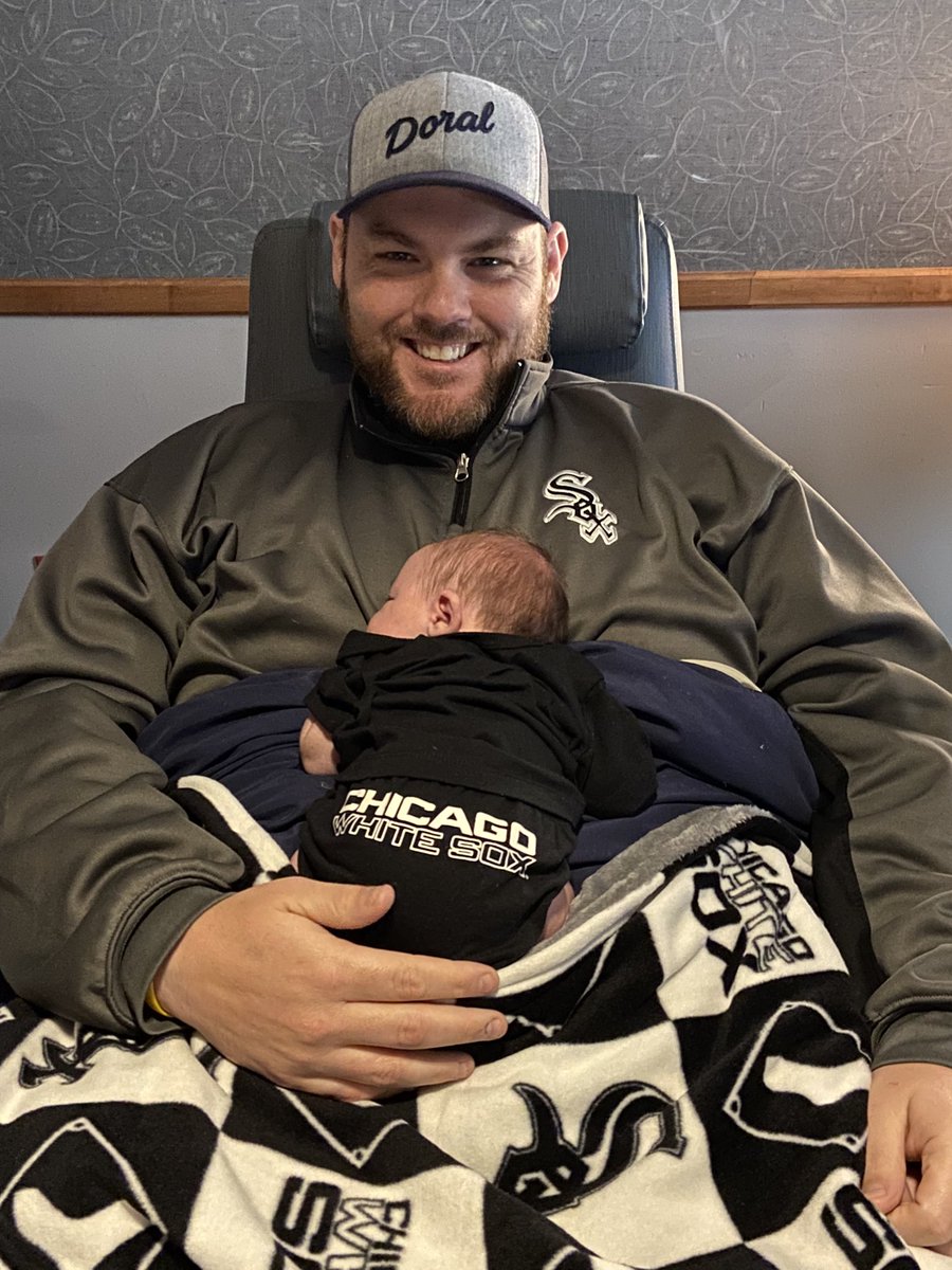 nd1fan333's tweet photo. The newest @whitesox fan getting ready for today’s 1st pitch! #future1strounder @jasonbenetti @stevestone https://t.co/CIgl4DXftF