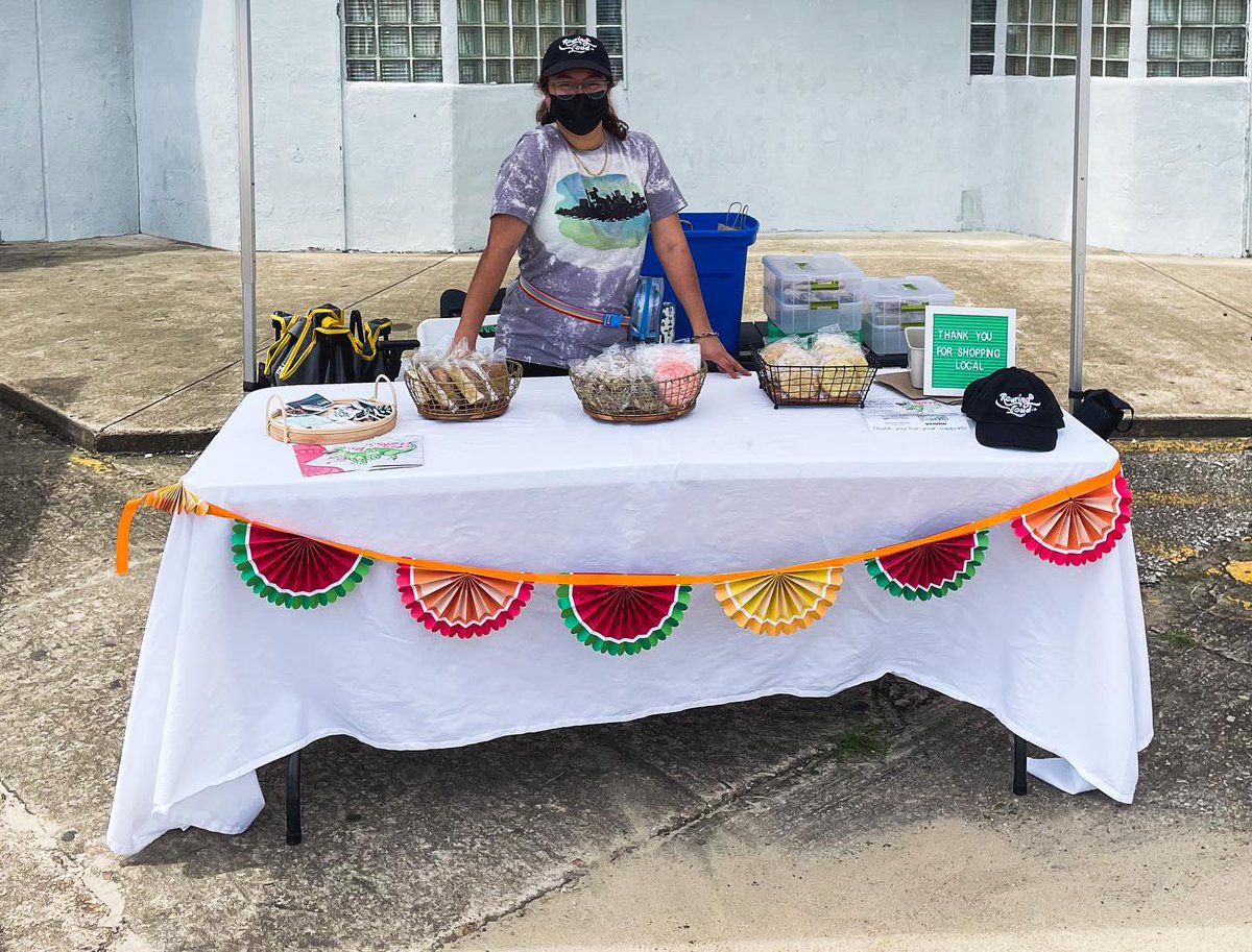 sweetroars's tweet photo. Working at your local pop-up like usual. ☺️
The Space City Collective Flea starts now!
#localhouston #smallbusiness #htown #baking #cookiesofinstagram #hou #houstonvendorswanted #houstonfoodie https://t.co/JE9pjL02LJ