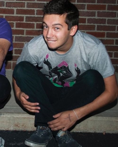 TOPUPDATERS's tweet photo. Fast forward thirteen years now 
#MTVHottest twenty one pilots https://t.co/gICR1aLyiV