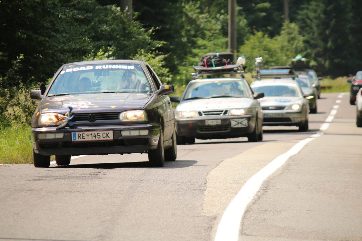 FPiechotka's tweet photo. Day 9 wasn’t that special. Just 148km #transfagarasan mountain pass in #romania with some #bears crossing the road, passing #baleawaterfall and #sibiu we start tomorrow to #belgrad #serbia #ford #forddeutschland #fordeurope #fordzilla #teamfordzilla #potholerodeo #backroadclub https://t.co/Ca9CTlU7t8