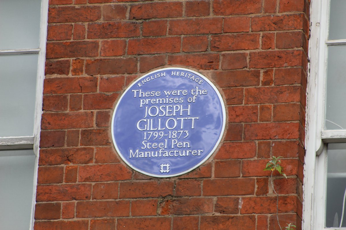 Today is #WorldCalligraphyDay
Did you know 70% of the total 8,000 workers at the industry’s height in the 19th C. were women? Operating presses was exclusively a woman's job-with them each making 18,000 pens a day, earning up to seven shillings a week. <a href="/thepenmuseum/">Pen Museum</a> <a href="/JQCemeteries/">Jewellery Quarter Cemeteries Project</a>