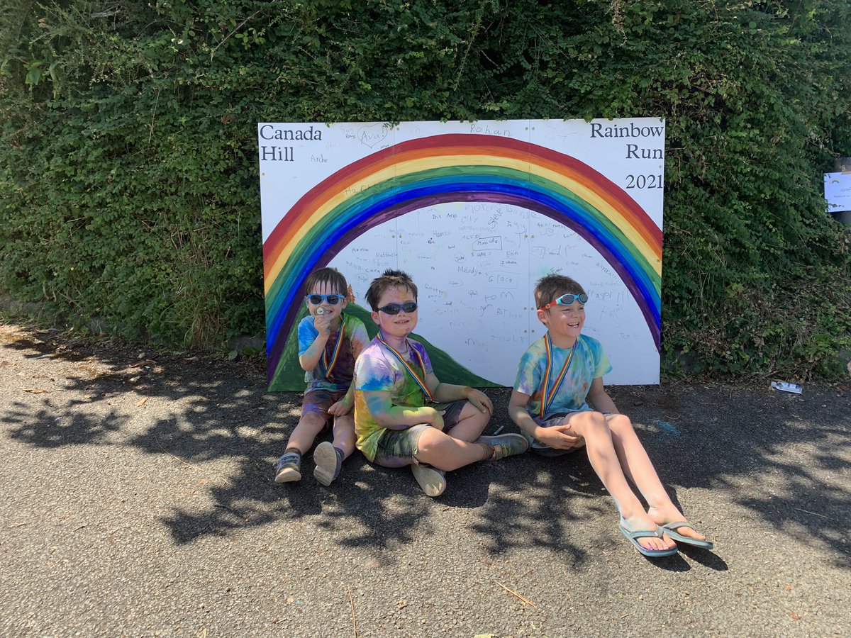 LCardiff1982's tweet photo. #ColourRun2021 #WhatAnAmazingEvent #ThankYouFCH What an incredible colour run,so much fun and such a feeling of happiness 🌈🕶🏃🏻☀️ @CanadaHillFCH @CanadaHillFCH https://t.co/D0n3whgO6H