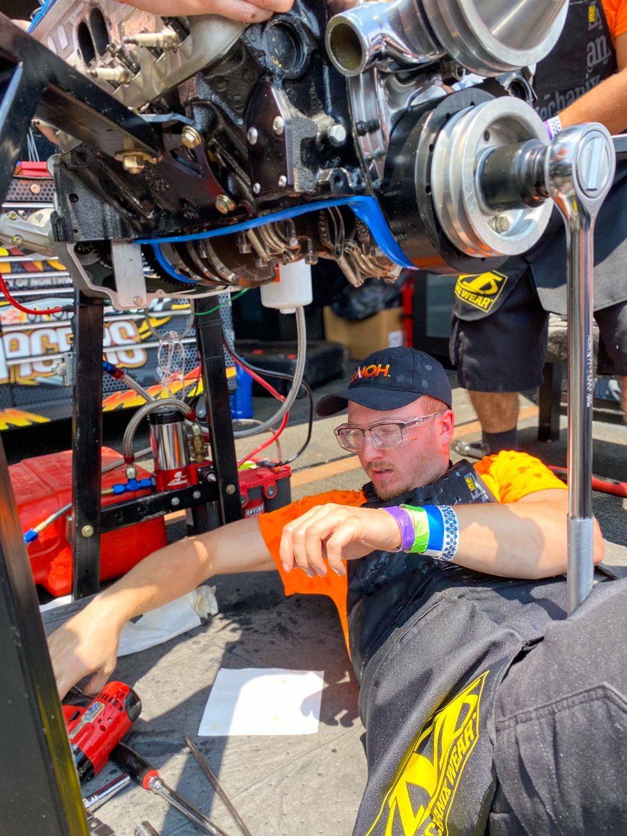 MonsterJam's tweet photo. The @UNOH_edu motor tear down and rebuild was a HUGE hit in the pits today! 🛠😎

#MonsterJam https://t.co/lCRdHoJK7c