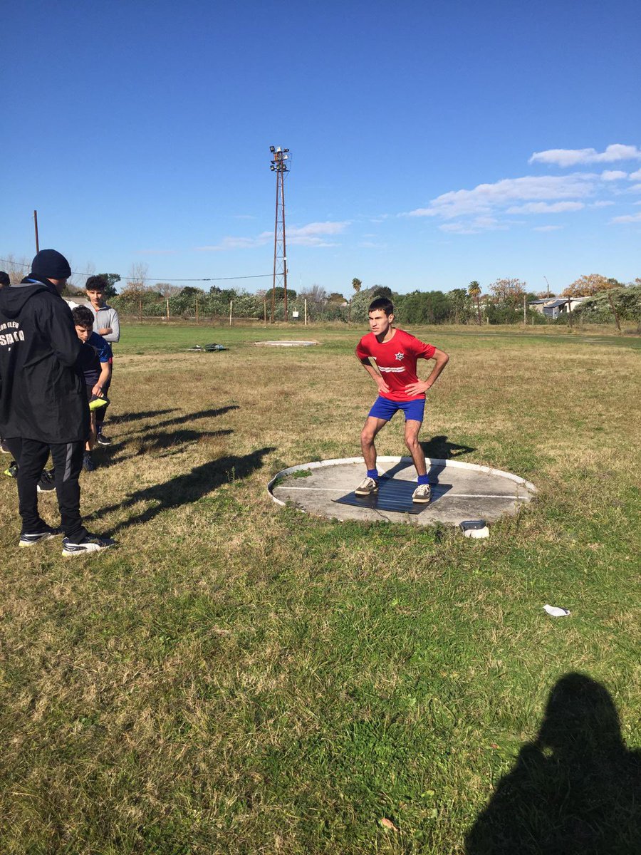 ClubEsparta's tweet photo. #Formativas
El miércoles pasado comenzaron los entrenamientos en categorías sub 15 y sub 17. 
El cuerpo técnico conformado nuevamente por Sebastian Viera y Nicolas Bentancur en la parte técnica y como profesor Tomas Consensa en la preparación física.
Sigue 👇🏽 https://t.co/eX8hUIe92r