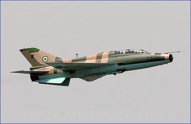 ChineduLivings1's tweet photo. BREAKING NEWS  !!!   ANOTHER NIGERIA MILITARY AIRCRAFT CRASHES || 
A Nigerian military aircraft has reportedly gone down.
 “somewhere in Kaduna State” https://t.co/7jpxnVK8X9