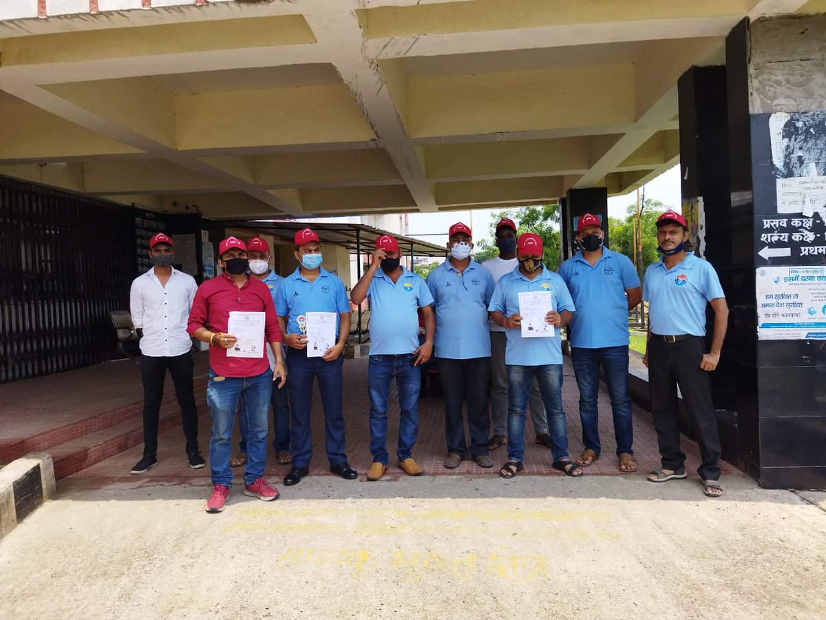 FanATICprashant's tweet image. दिनांक 18/7/21 को #Abpssp बोकारो परिवार द्वारा सदर अस्पताल बोकारो में रक्तदान शिविर का आयोजन किया गया रक्तविर पूर्व सैनिकों को दिल से सलाम। @PMOIndia @narendramodi @JharkhandCMO @HemantSorenJMM @pnsinghdhanbad @BokaroDc @prdjharkhand @JharkhandAids @BloodJharkhand @NHM_JHARKHAND