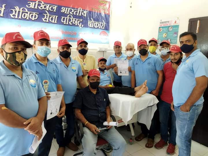 FanATICprashant's tweet image. दिनांक 18/7/21 को #Abpssp बोकारो परिवार द्वारा सदर अस्पताल बोकारो में रक्तदान शिविर का आयोजन किया गया रक्तविर पूर्व सैनिकों को दिल से सलाम। @PMOIndia @narendramodi @JharkhandCMO @HemantSorenJMM @pnsinghdhanbad @BokaroDc @prdjharkhand @JharkhandAids @BloodJharkhand @NHM_JHARKHAND