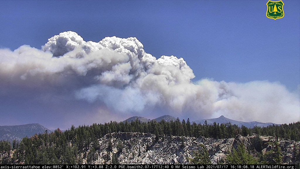 An updated image of the #TamarckFire from Sierra at Tahoe.
