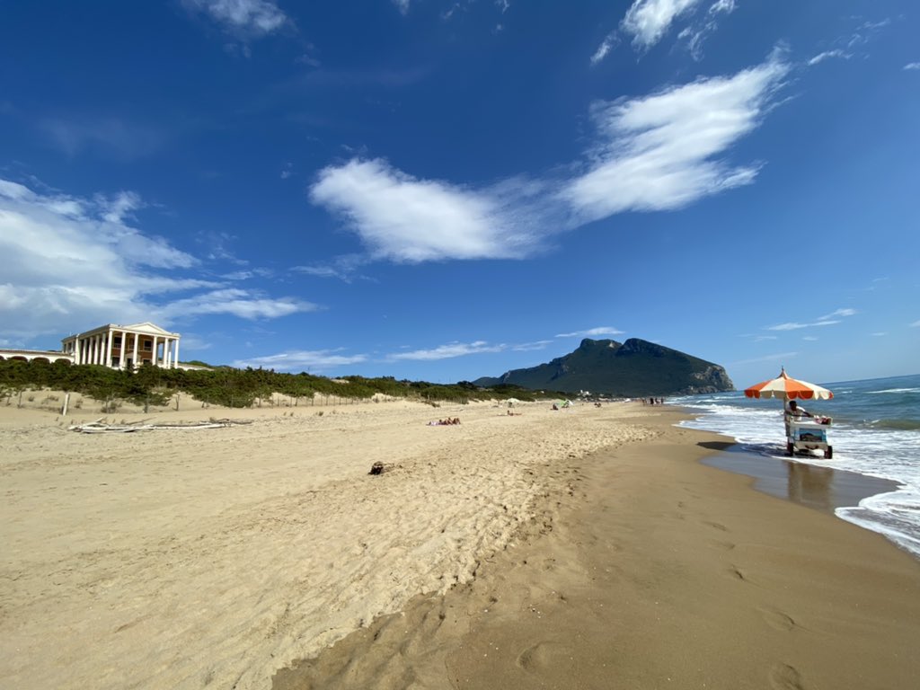 francescom_talo's tweet photo. My photos of the day: first day of #holidays.
Stessa spiaggia, stesso mare!
The usual beach, the usual sea!
Where? In Italy, where else?
#Sabaudia, #ParcoNazionaleDelCirceo https://t.co/v6TyUnTd69