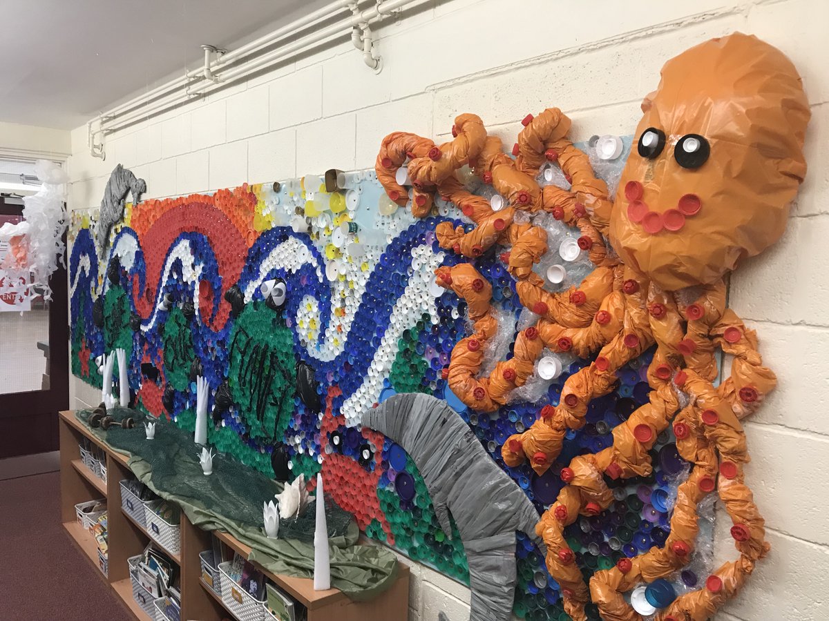 Rec_BroadOak's tweet photo. A huge thank you to everyone who has collected bottle tops and worked so hard to make our amazing mural! The whole school have really thought about how plastic waste can affect our environment and have come up with this super design to raise awareness 👏👏👏 https://t.co/WvhN8rBQnt