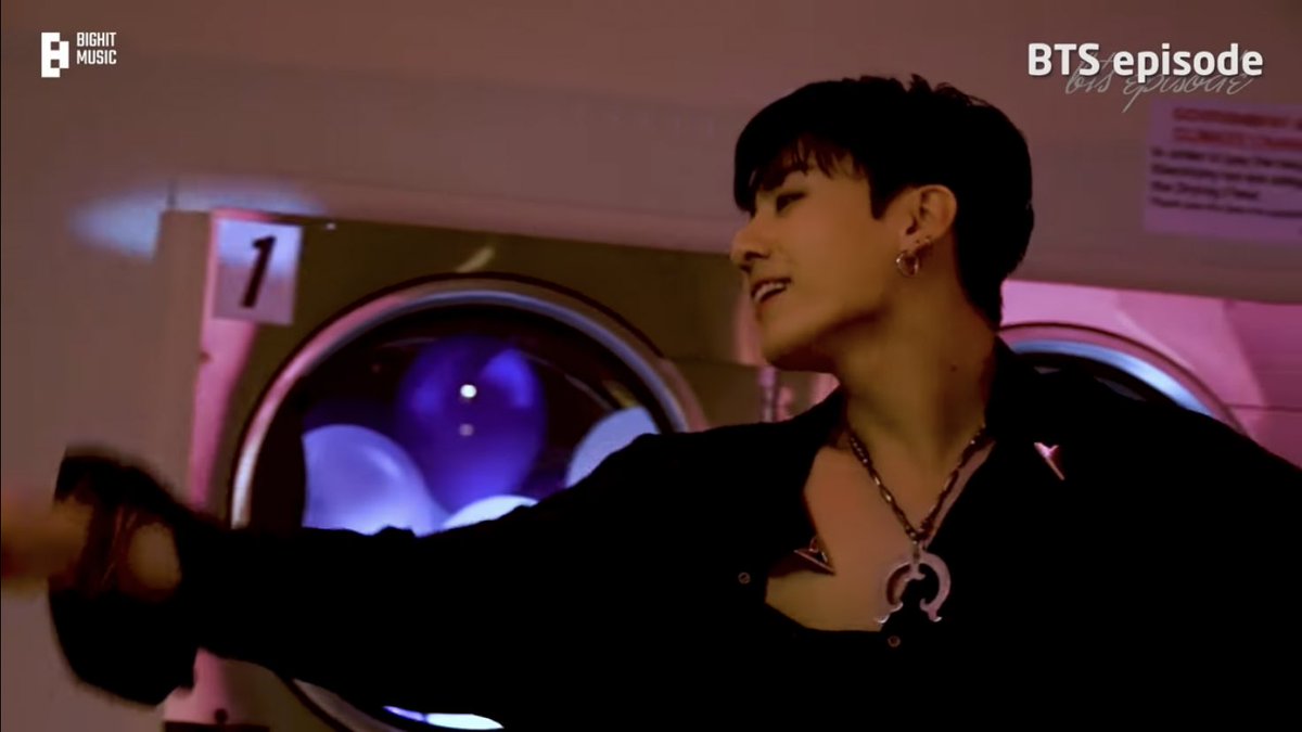 rockstarJKK's tweet image. jeon jungkook, you’re the prettiest