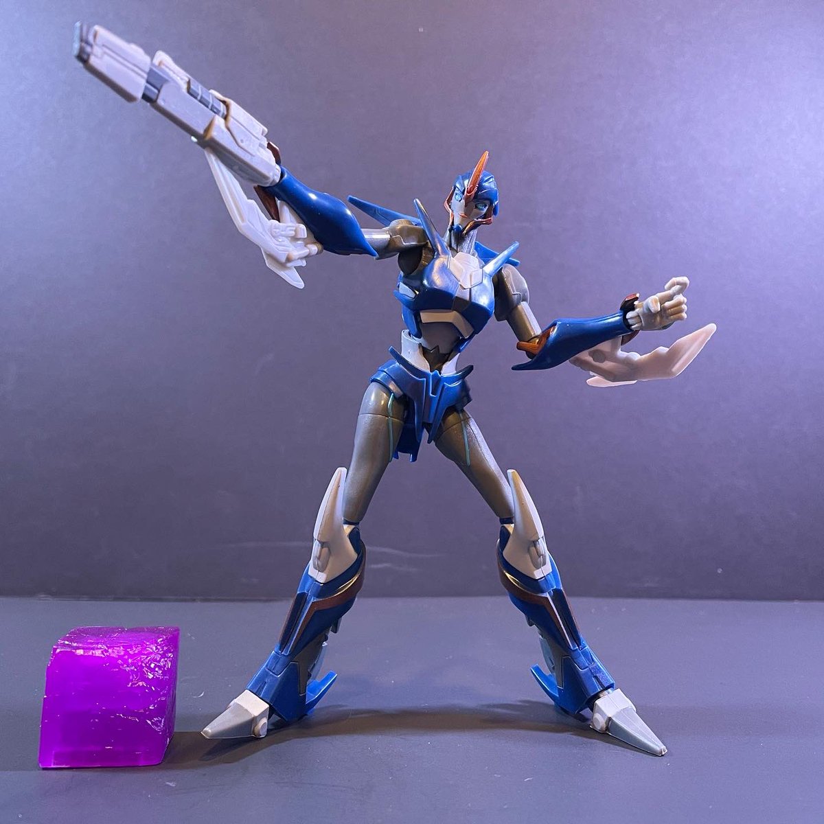 ShoDefconDelta's tweet photo. Transformers Prime R.E.D. Arcee #transformers #transformersprime #transformersprimearceee #transformersred #transformersarcee #autobots #autobotarcee #arcee #hasbro https://t.co/0exoFHJvMt