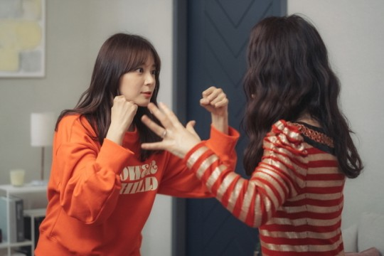 GimbapBlog2's tweet photo. #LoveFtMarriageAndDivorce2 [TV Chosun] nous dévoile de nouvelles photos de #KimBoYeon et #SongJiIn https://t.co/1FbxZCc0AF