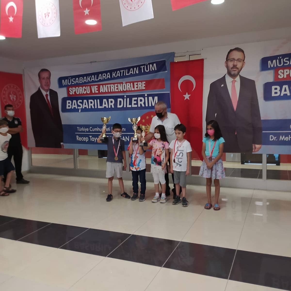 Zeki Piyon Gençlik ve Spor Kulübü Sporcularımız
Kırşehir 15 Temmuz Satranç Turnuvası
10 Yaş ve Altı Kategori Birincisi Çınar İÇÖZ
8 Yaş ve Altı Kategori İkincisi Yusuf DİLAVER
Kayseri 15 Temmuz Demokrasi Kupası Satranç Turnuvası
8 Yaş Kategorisi İkincisi Yusuf DİLAVER
TEBRİKLER.