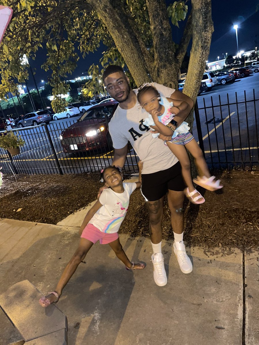 ReportingRalph's tweet photo. Treat my brother's kids like they one of my kids 🖤💕 #doublebirthdayweekend https://t.co/vXbuxbrNrV