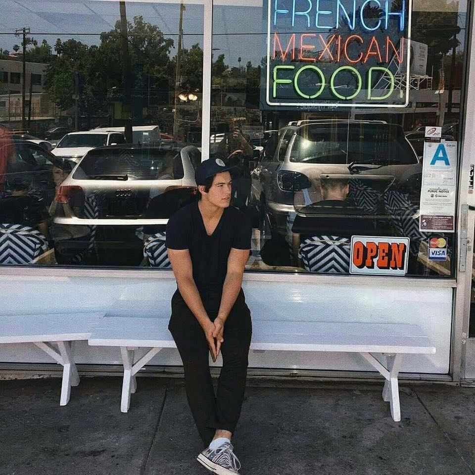 essa foto do wolfgang exala patch cipriano

HUSH HUSH IS COMING