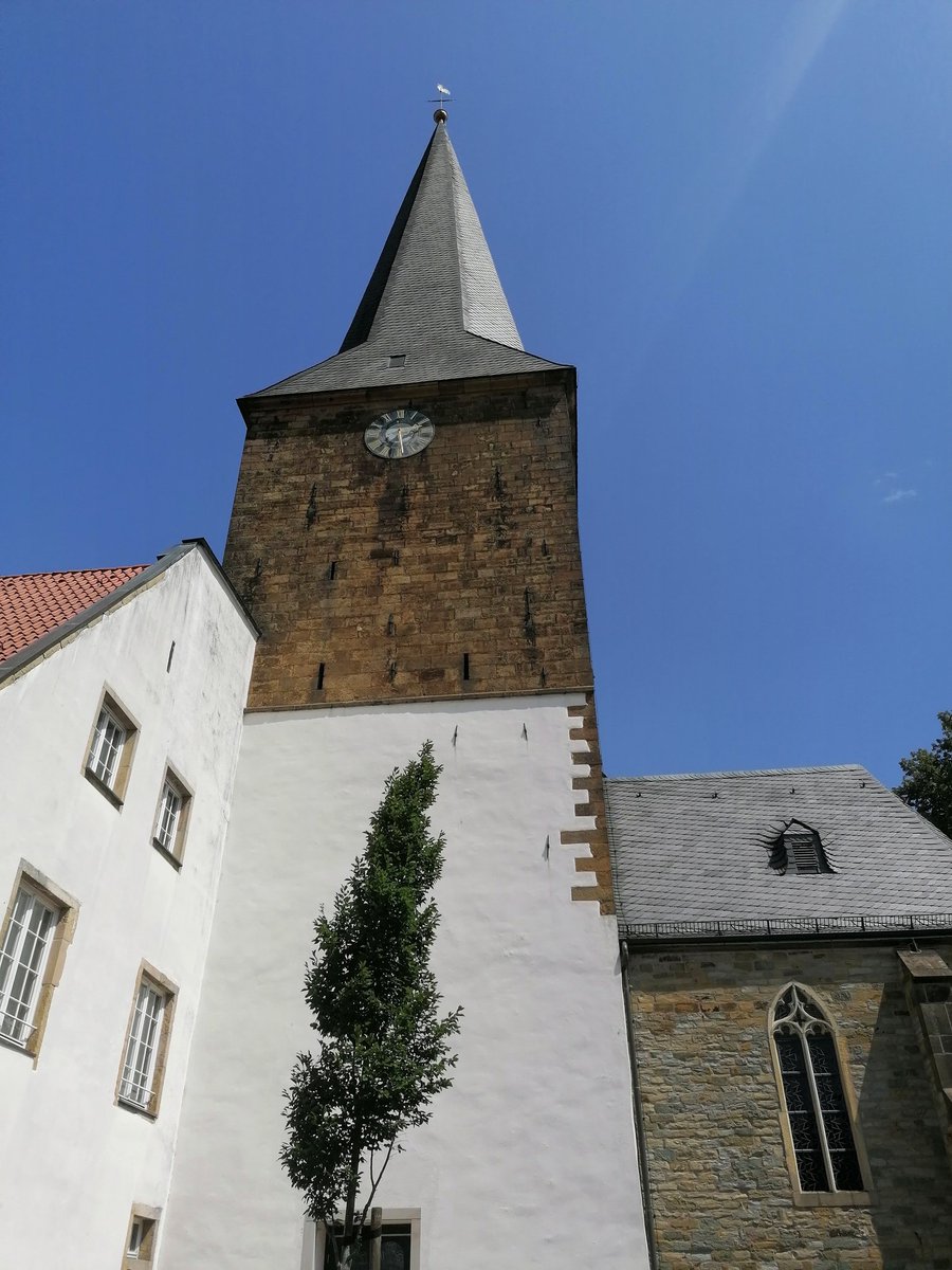 SchungelClaudia's tweet photo. Erste Runde nach der OP, es geht wieder. Zumindest ne kleine Runde 😅.
#draußenmitderBesten
#labcache
#kloster https://t.co/hAbNjdMilz