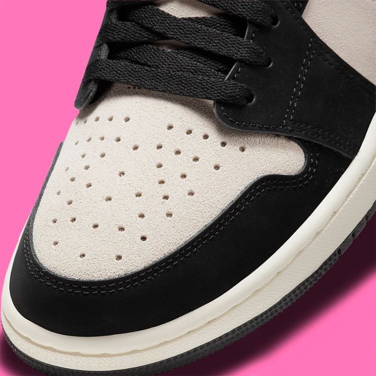 DM PURCHASE RAFFLE 
Air Jordan 1 Zoom Comfort x Paris Saint-Germaine (Men's) 

To qualify: 
1. RT this post 
2. DM us your size &amp; email 

All participants must be following/ have a customer account with <a href="/TheClosetInc/">The Closet Inc.</a> 

Limit of 1 per household