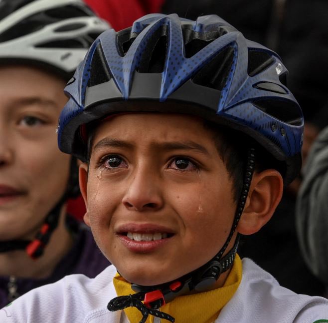 nicolasgarciab's tweet photo. Profunda tristeza por el fallecimiento de Julián Gómez, un niño cundinamarqués de 13 años que hoy perdió su vida en un accidente en la vía Zipaquirá-Cajicá. Un abrazo para toda su familia. https://t.co/MOssVv41Ep