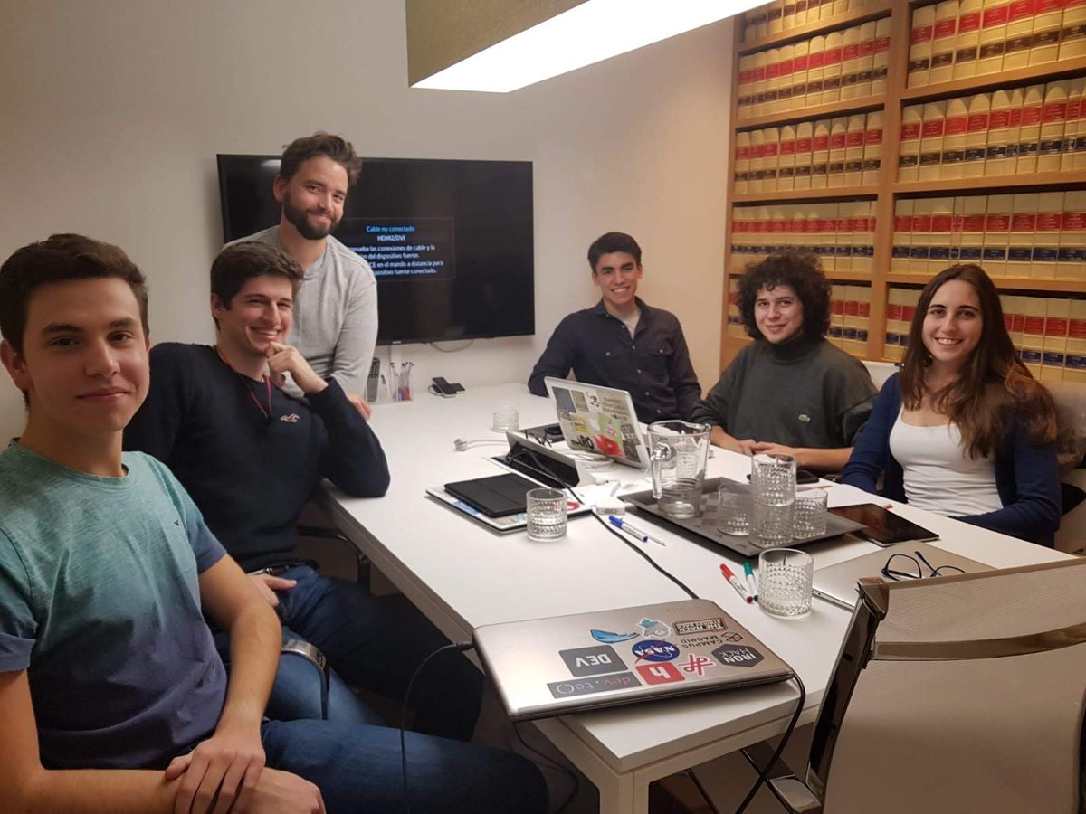 Un día de hoy hace 2 años:

Primera reunión sobre ⁦<a href="/AISaturdays_ES/">SaturdaysAI 🤖👩‍💻</a>⁩ #Madrid junto a ⁦<a href="/Smart_Sapiens/">Pablo Castañeda</a>⁩, ⁦<a href="/CarmenVdeC/">Carmen Vázquez de Castro</a>⁩, ⁦<a href="/margobra8/">Marcos Gómez</a>, Dani Perez (⁦<a href="/ienaispace/">IENAI SPACE</a>⁩) y Pablo Talavante. 

Poco podíamos imaginar todo lo que iba a salir de aquí 🔥🚀